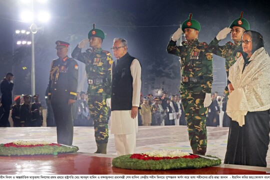 President, PM lead nation in paying tribute to Language Movement heroes