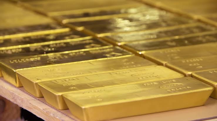 US citizen held with 59 gold bars at Dhaka airport