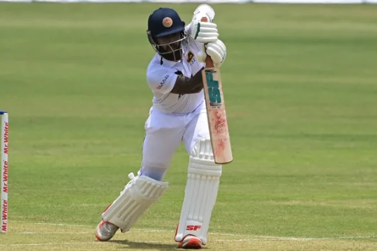 Mathews ton puts Sri Lanka on top of Bangladesh