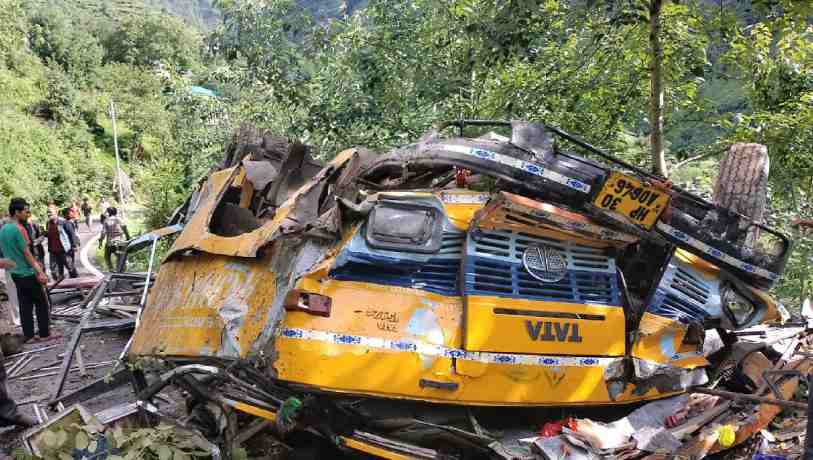 16 killed as bus falls into ditch in India