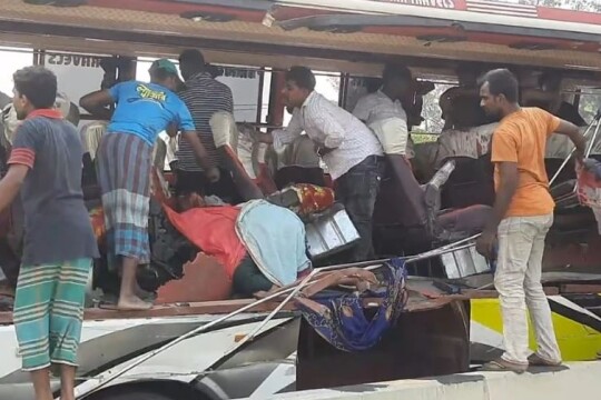 9 killed in road crashes in 3 districts