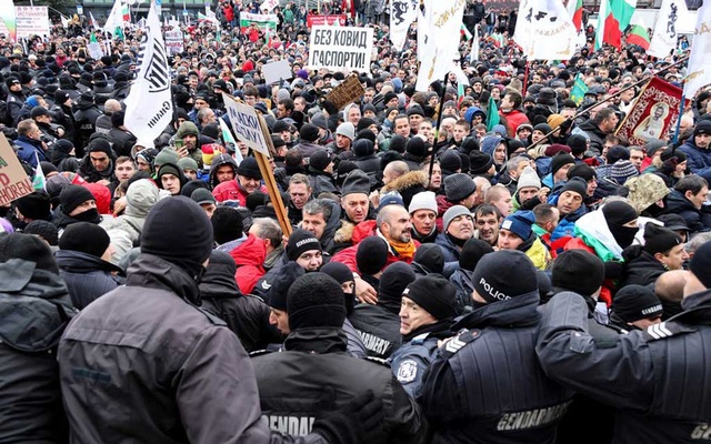 Anti-vaccine protesters try to storm Bulgaria's parliament