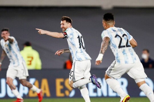 Messi scores unusual goal as Argentina beat Uruguay 3-0