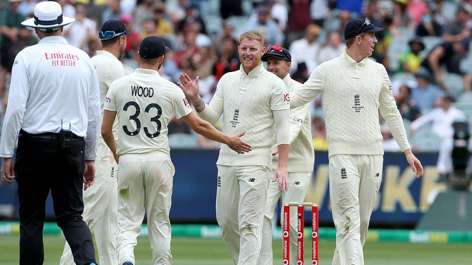 Australia all out for 267, lead England by 82 runs