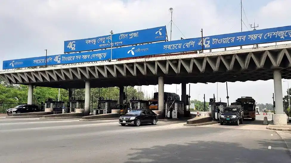 Record breaking toll collection at Bangabandhu Bridge on the first day of Eid holidays