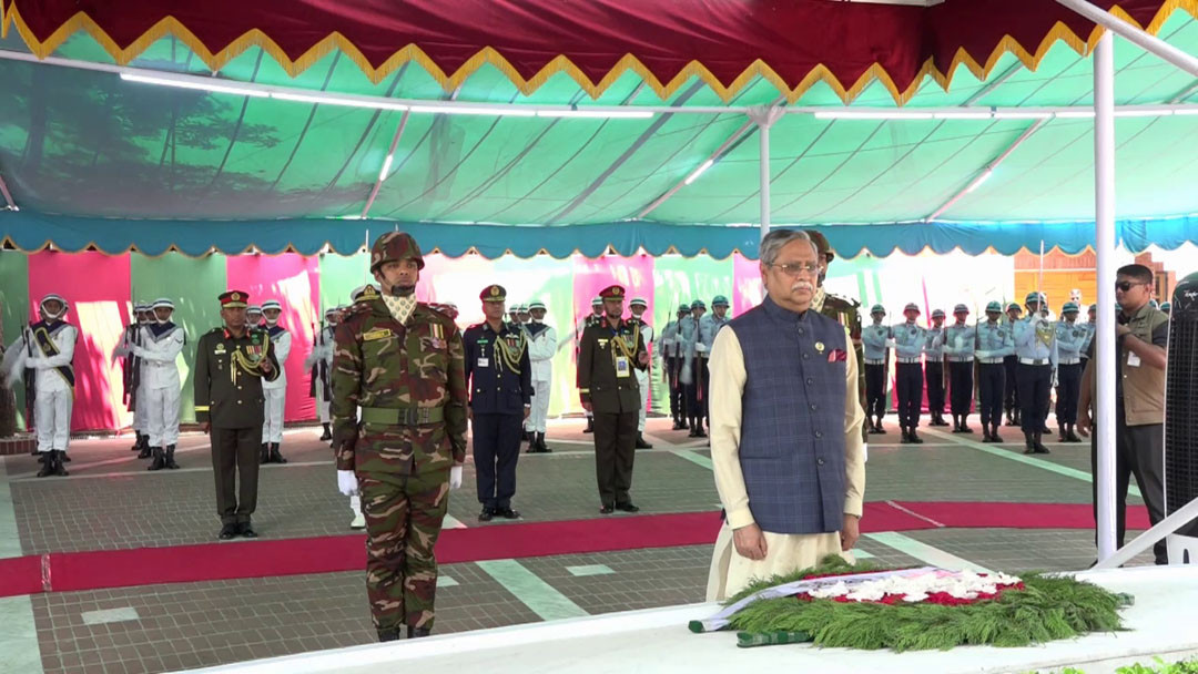 President Sahabuddin pays tribute at Bangabandhu's memorial in Tungipara