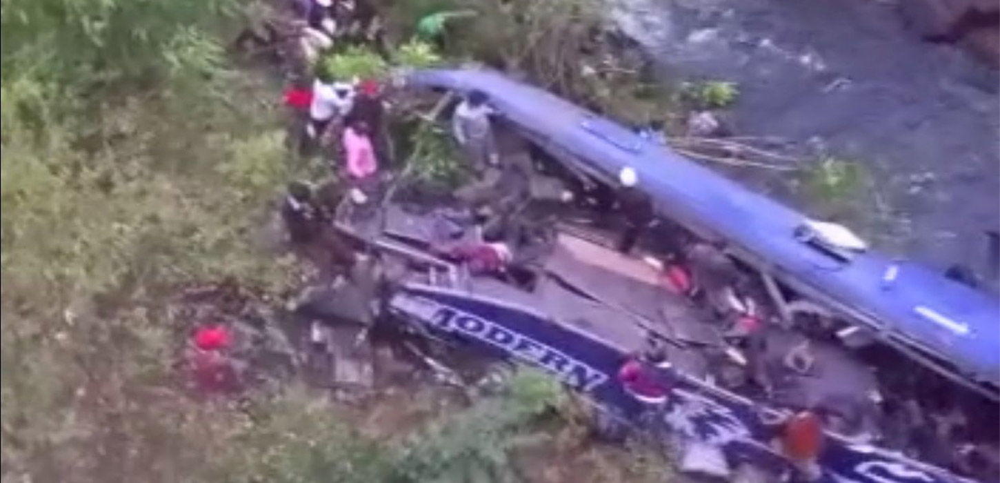 24 die after bus plunges into river in Kenya