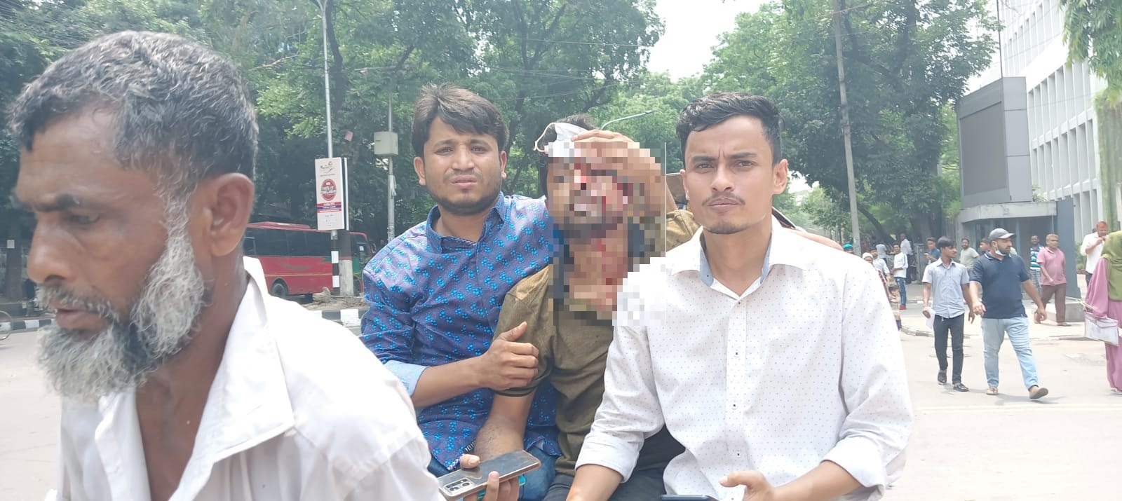 At least 6 injured as Chhatra League men allegedly attack Chhatra Dal members