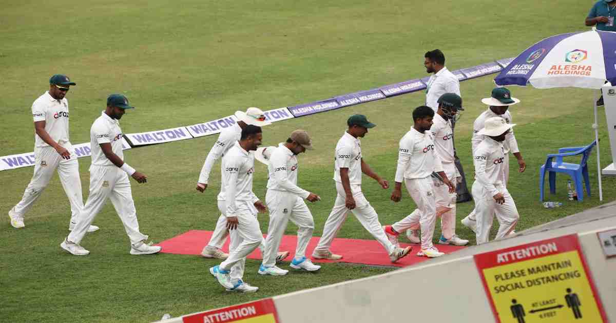 Dhaka Test: Bad light forces early end of day one