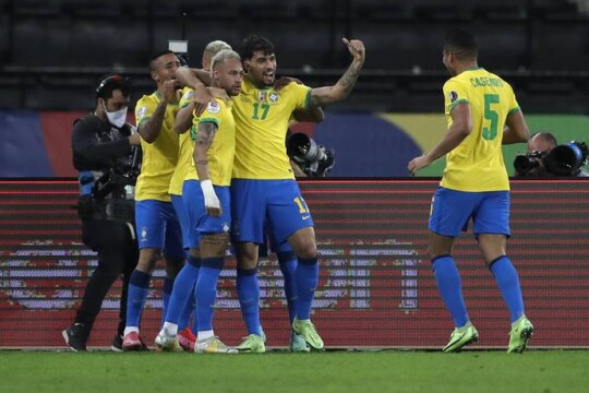 10-man Brazil earn edgy 1-0 win over Chile