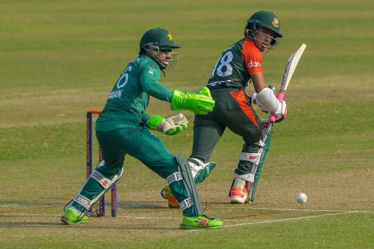 Unchanged Bangladesh bat, Shaheen back for Pakistan