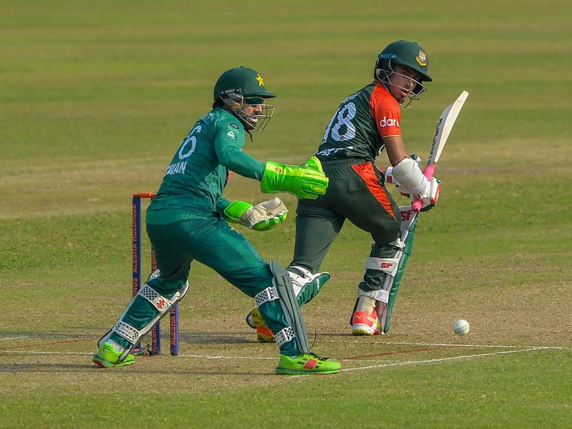 Unchanged Bangladesh bat, Shaheen back for Pakistan