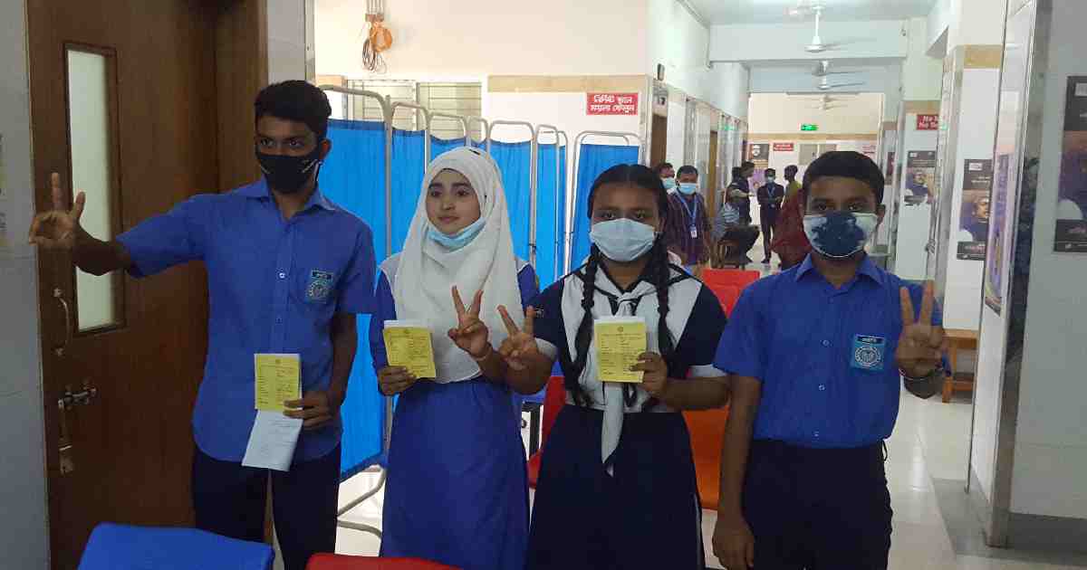 112 Manikganj students vaccinated under trial run