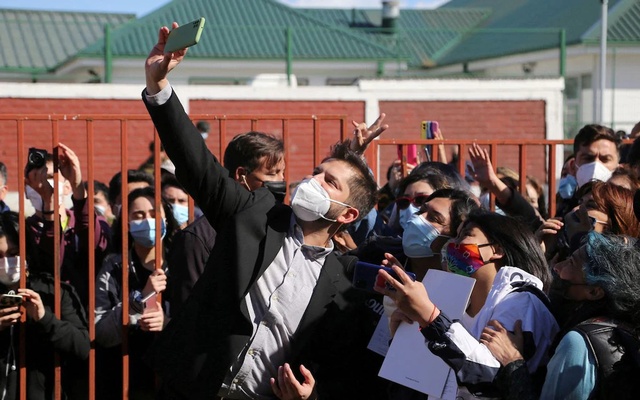 Chile elects youngest ever President