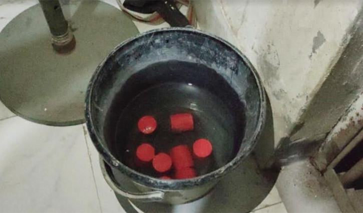 8 bombs recovered after 5 blasted in Natore, one held