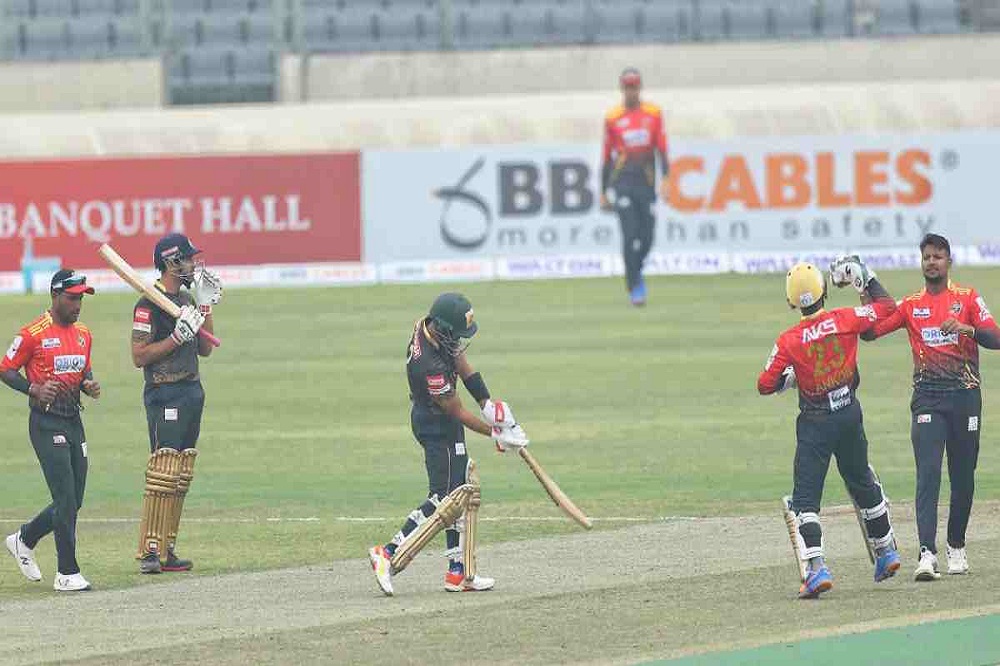 Victorians seal low-scoring thriller against Sunrisers