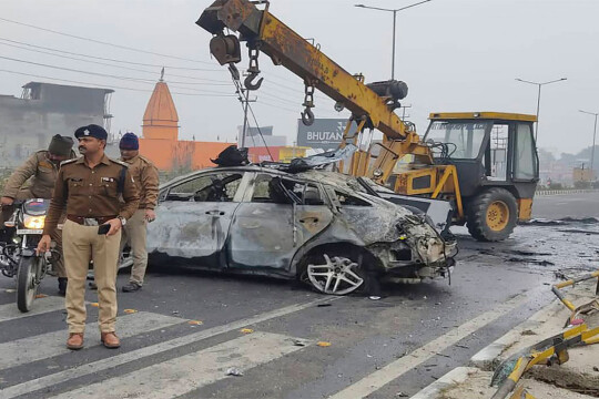 Rishabh Pant hospitalized after car crash