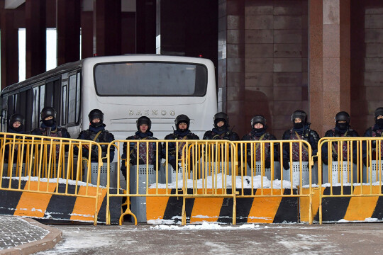 Kazakh president gives shoot-to-kill order to put down uprising