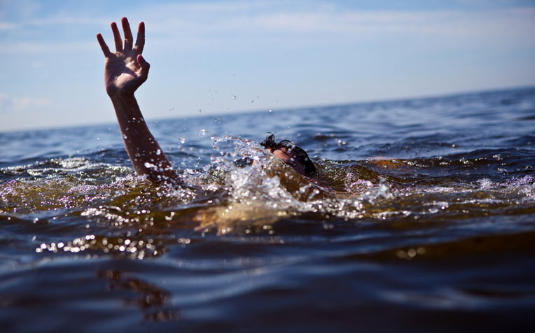 Trawler sinks in Patuakhali: 4 missing people not found even after 15 hours