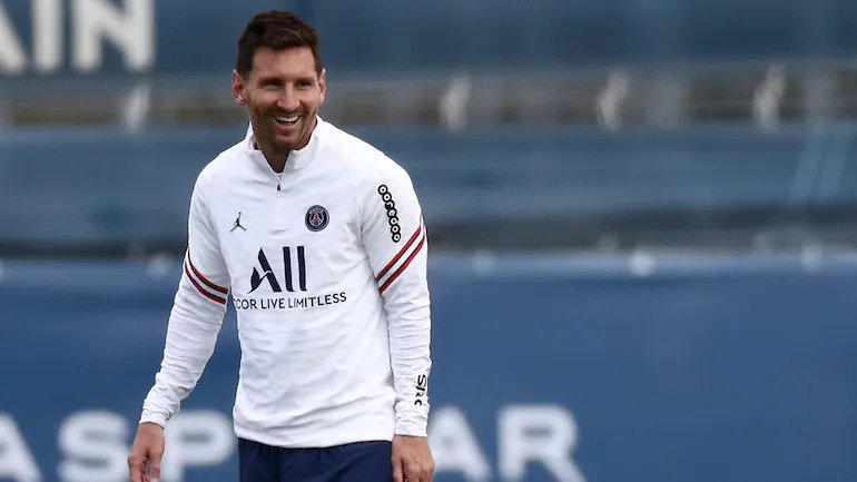 Messi lined up for Paris St-Germain's 22-man squad