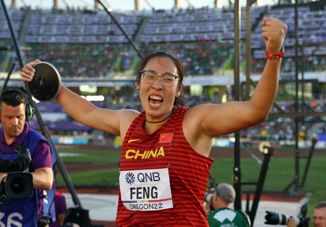 China‍‍`s Bin Feng wins world women‍‍`s discus gold