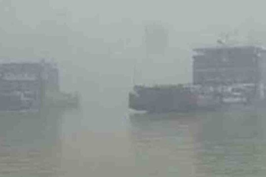 Dense fog disrupts Paturia-Daulatdia ferry services