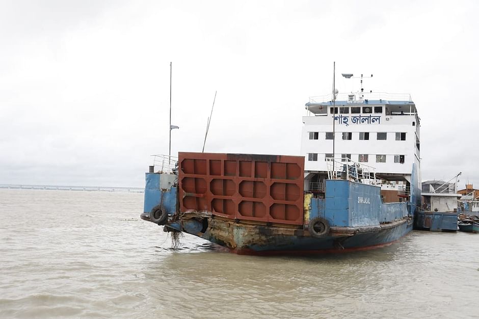 Another ferry hits Padma bridge pillar, master suspended