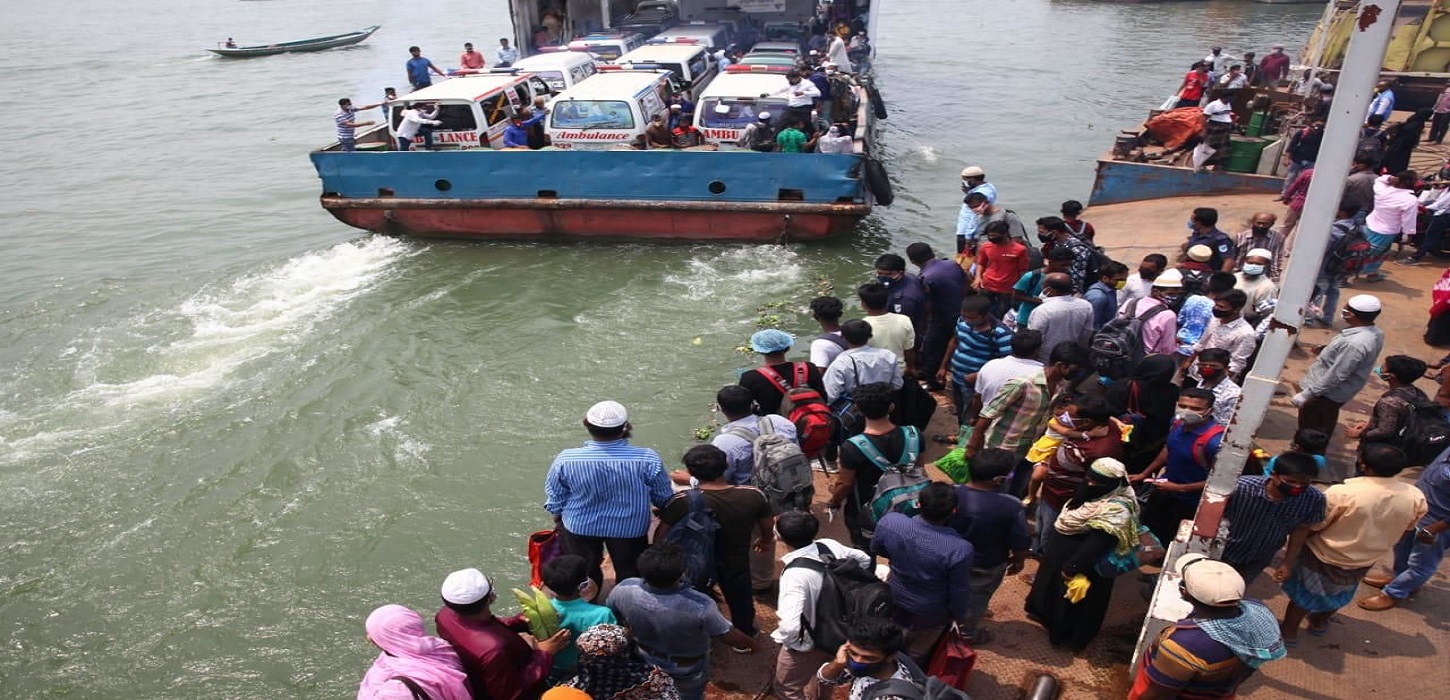 300 private vehicles stranded at Paturia ferry ghat