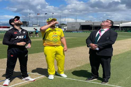 Australia win toss, bowl in first New Zealand ODI