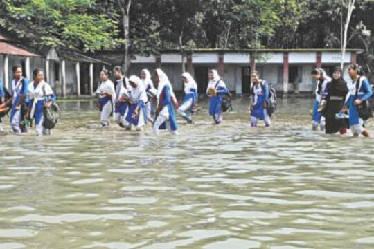 Floods obstruct resumption of schools in several districts