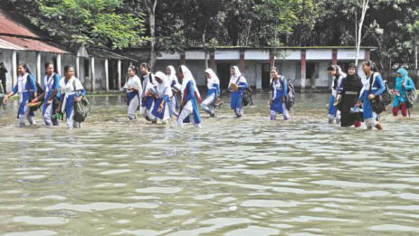 Floods obstruct resumption of schools in several districts