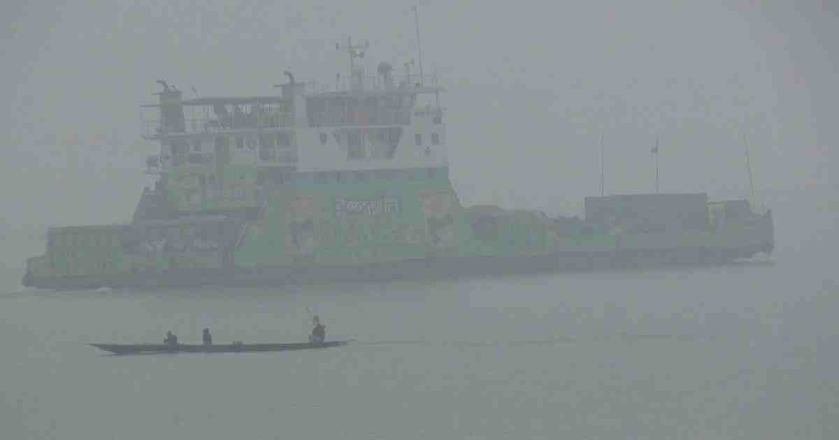 Dense fog disrupts Daulatdia-Paturia, Aricha-Kazirhat ferry services