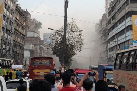 Blast in building next to bus stand in Gulistan, 1 dead