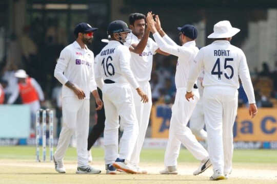 India beat Sri Lanka by 238 runs to win series 2-0