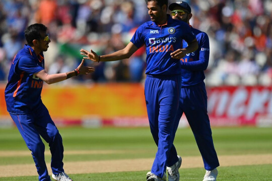 Bhuvneshwar, Jadeja help India seal T20I series against England