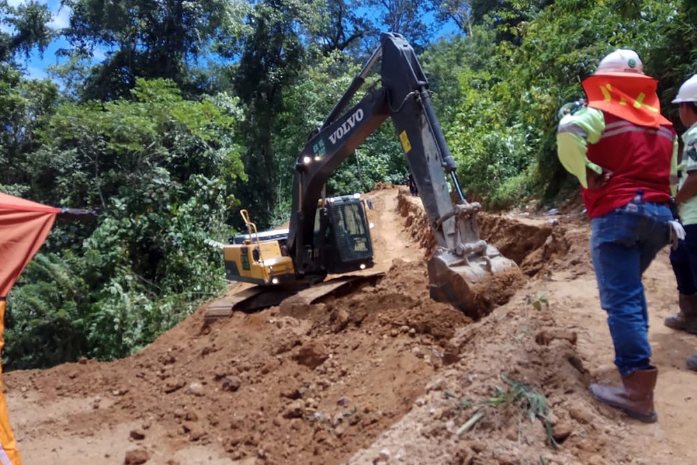 Landslide kills 12 women at illegal gold mine in Indonesia