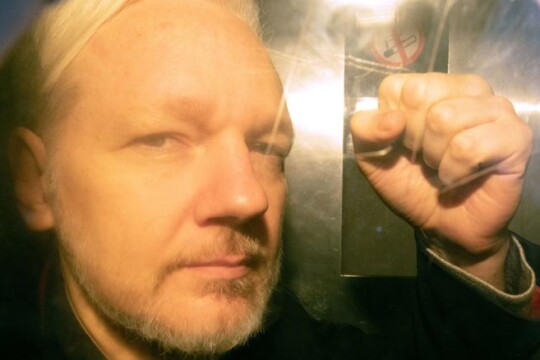 London court issues Julian Assange extradition order