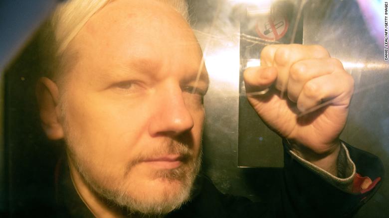 Assange can be extradited: UK