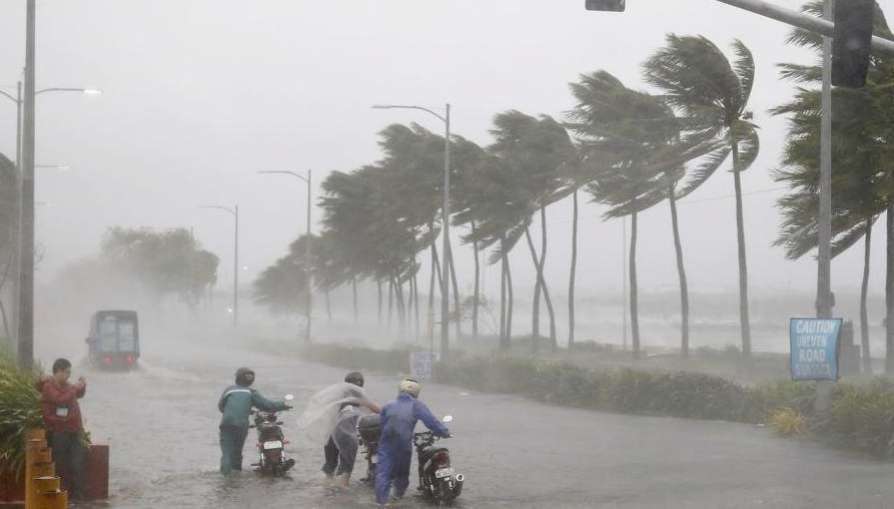 Landslide triggered by heavy rain kills at least 15 in India