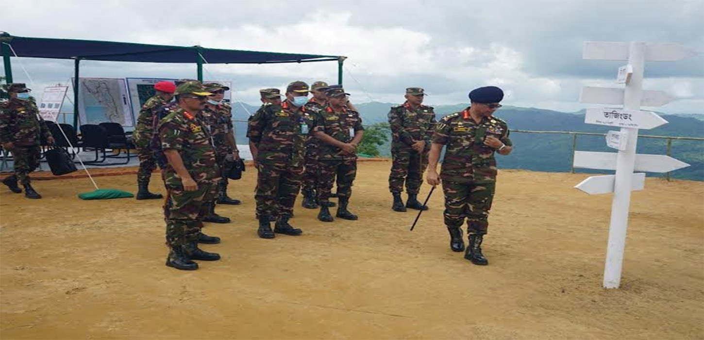 Army chief visits CHT border road project