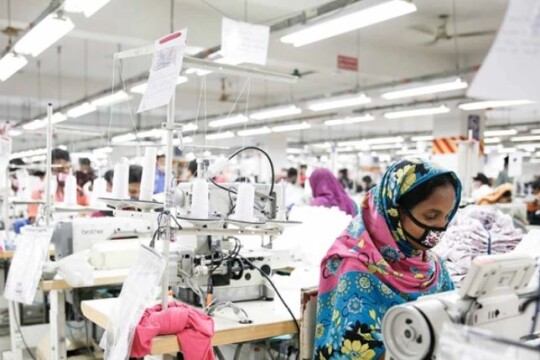 Finance Ministry releases Tk 1000 crore incentives for knitwear sector ahead of Eid