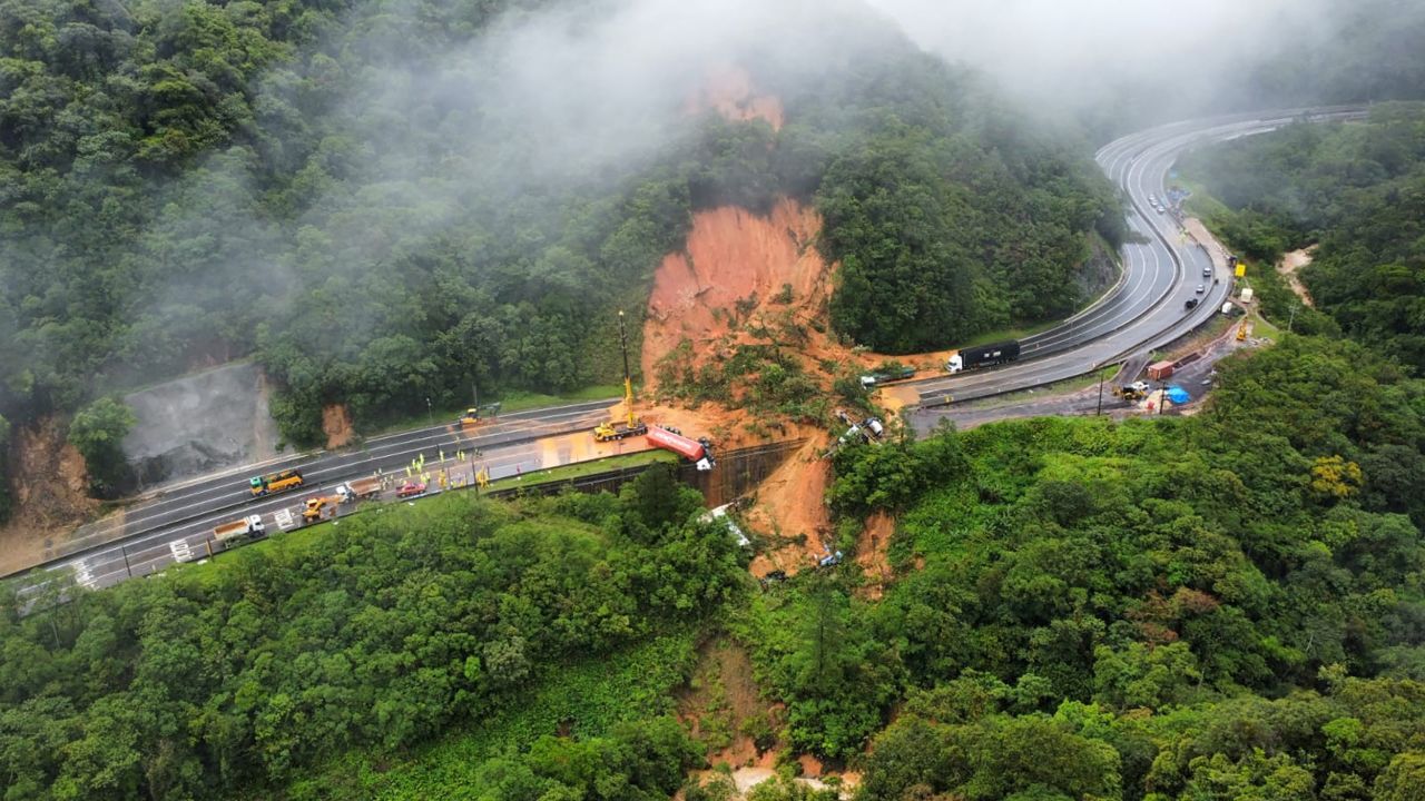 Landslide in Brazil, 8 dead