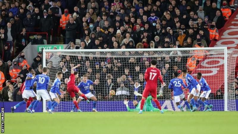 Diogo Jota scores twice as Liverpool beat Leicester