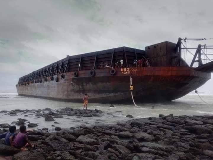 Crewless vessel washes ashore at St Martin’s Island