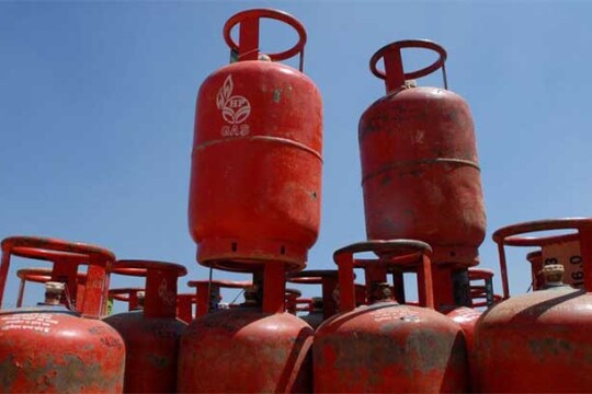 12kg LPG cylinder price goes down by Tk 35