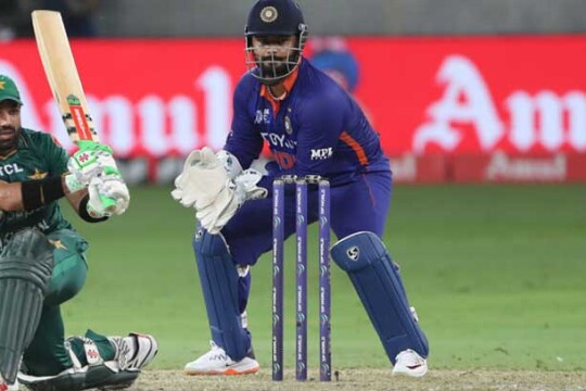 Rizwan displaces Babar as top-ranked T20I batter