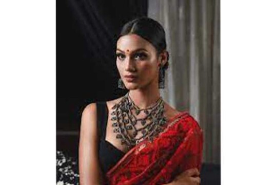 Bangladesh's Shela awarded in Asia Model Festival