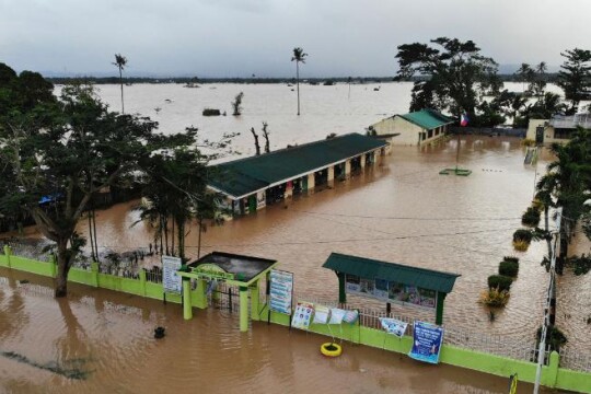 Philippine landslide death toll now 42