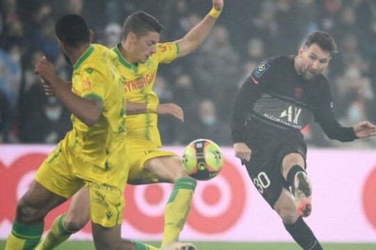 Messi scores first league goal as 10-man PSG beat Nantes