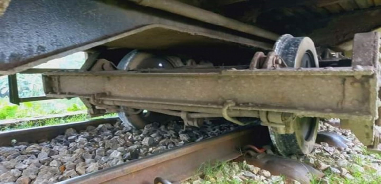 Train derails in Mymensingh